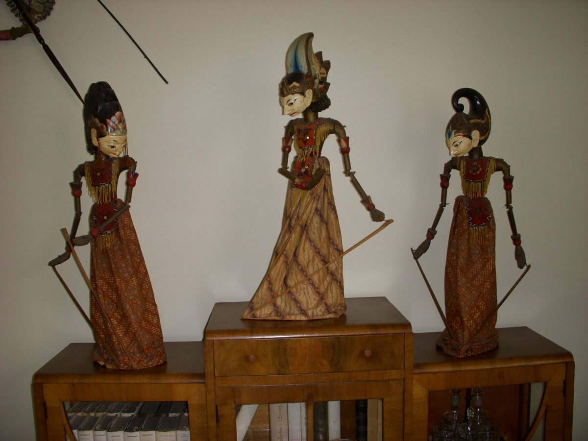 3 antieke wajang handpoppen