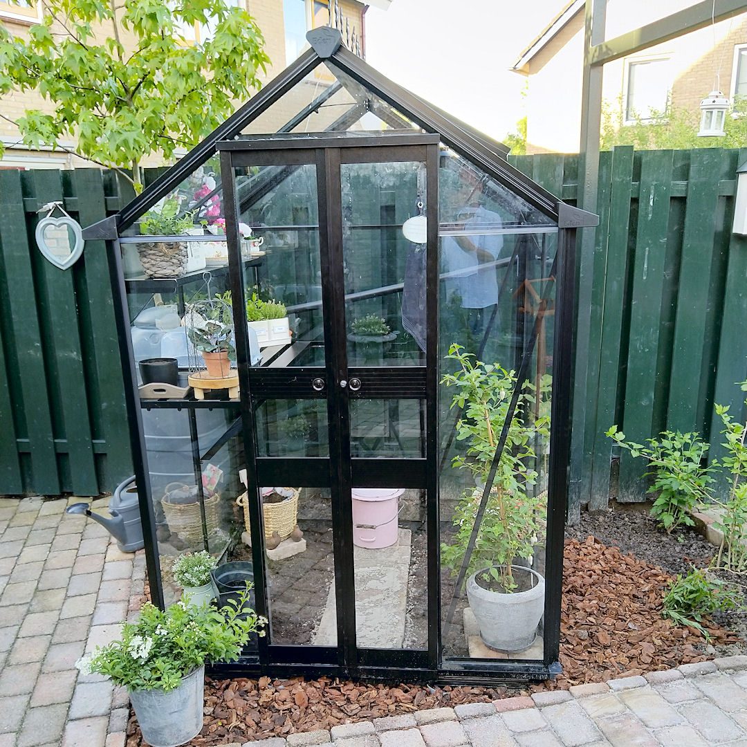 Tuinkas BIRDLIP 46 ZWART: 147,8 x 194 x 213 cm (b x d x h)