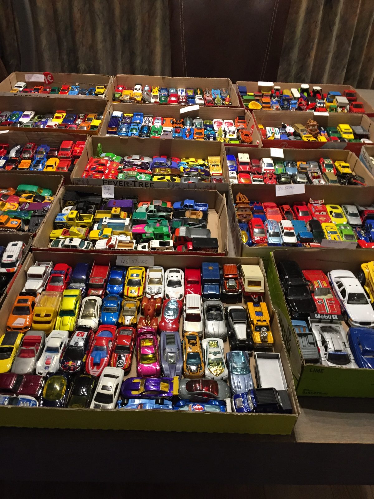 Miniatuur autos, vrachtwagens, taxi’s, racewagens ...