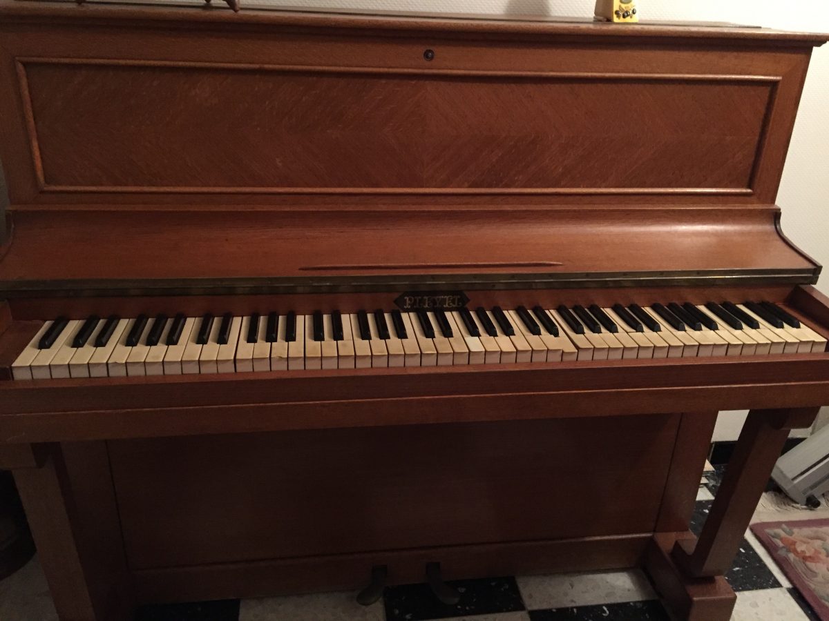 Mooie antieke piano van 1872