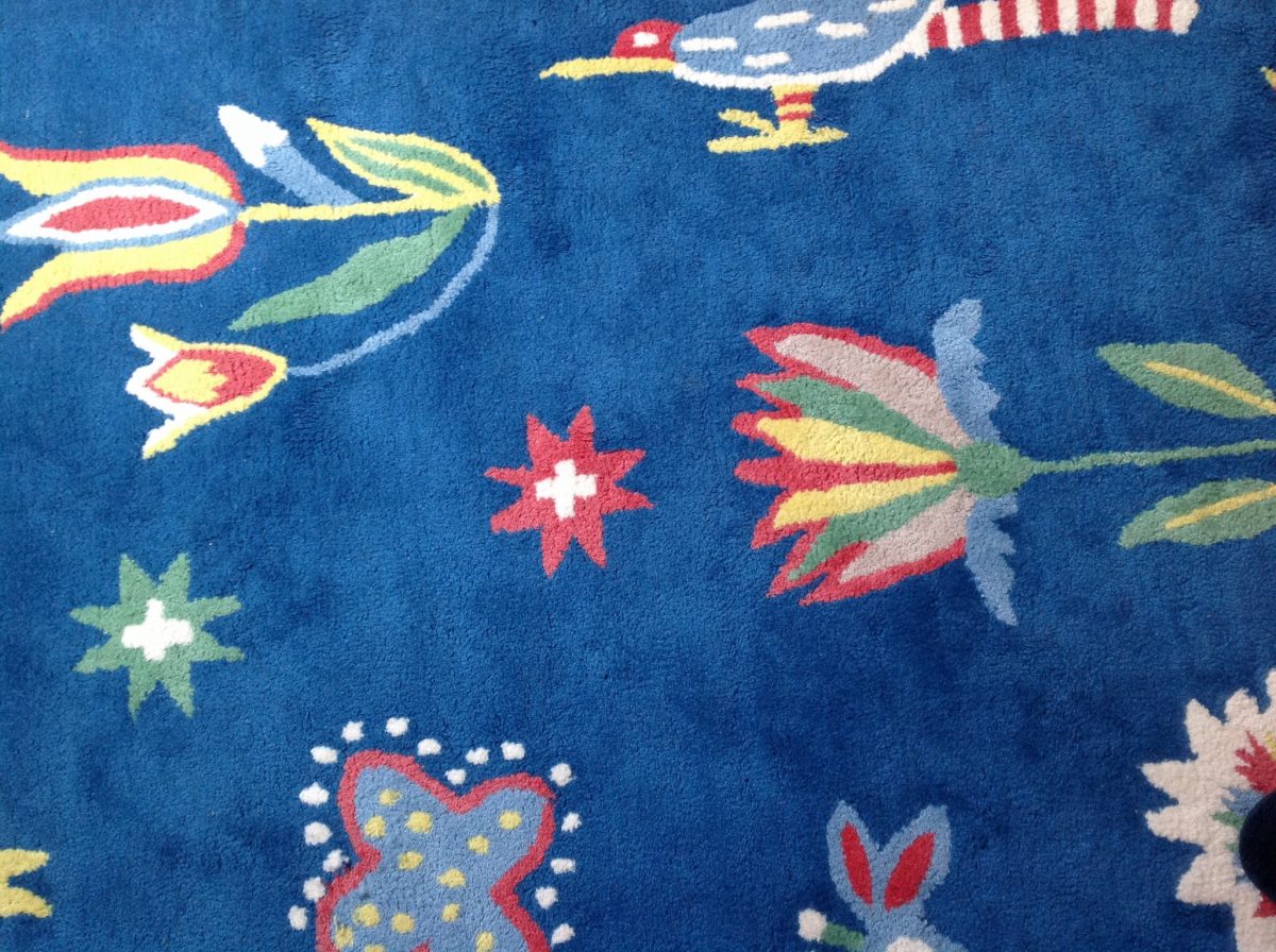 BLAUW BLOEMENTAPIJT