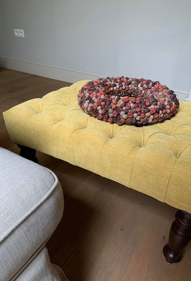 Footstool gecapitonneerd NIEUW Geelgroen