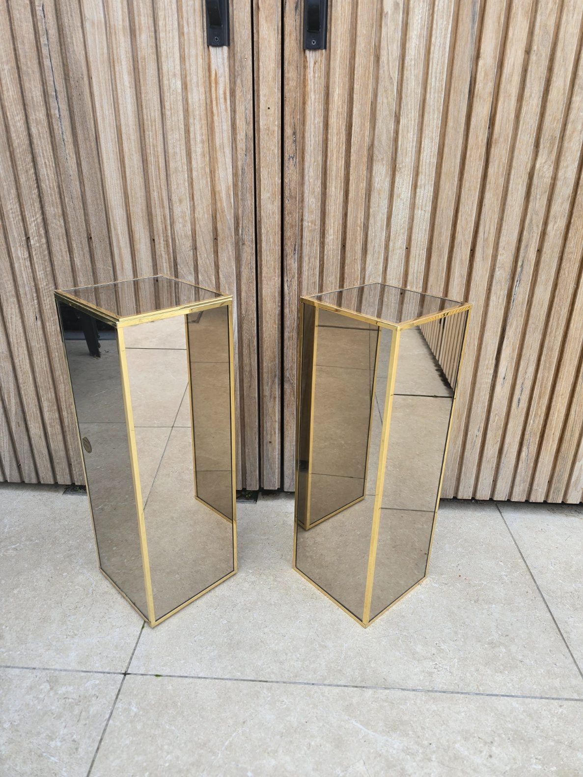 Set van 2 goudkleurige decoratieve spiegeltafeltjes