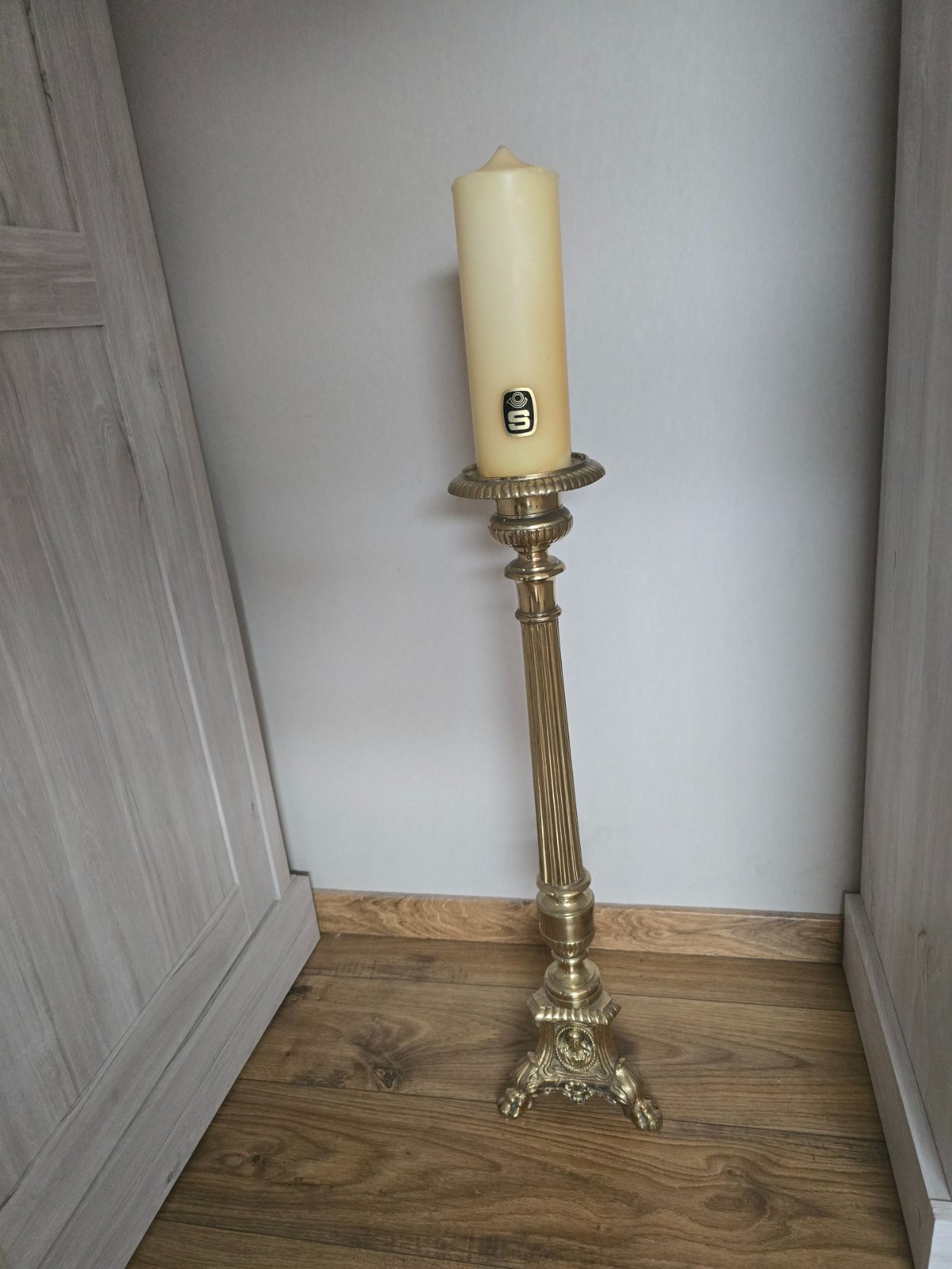 Elegante kandelaar met kaars