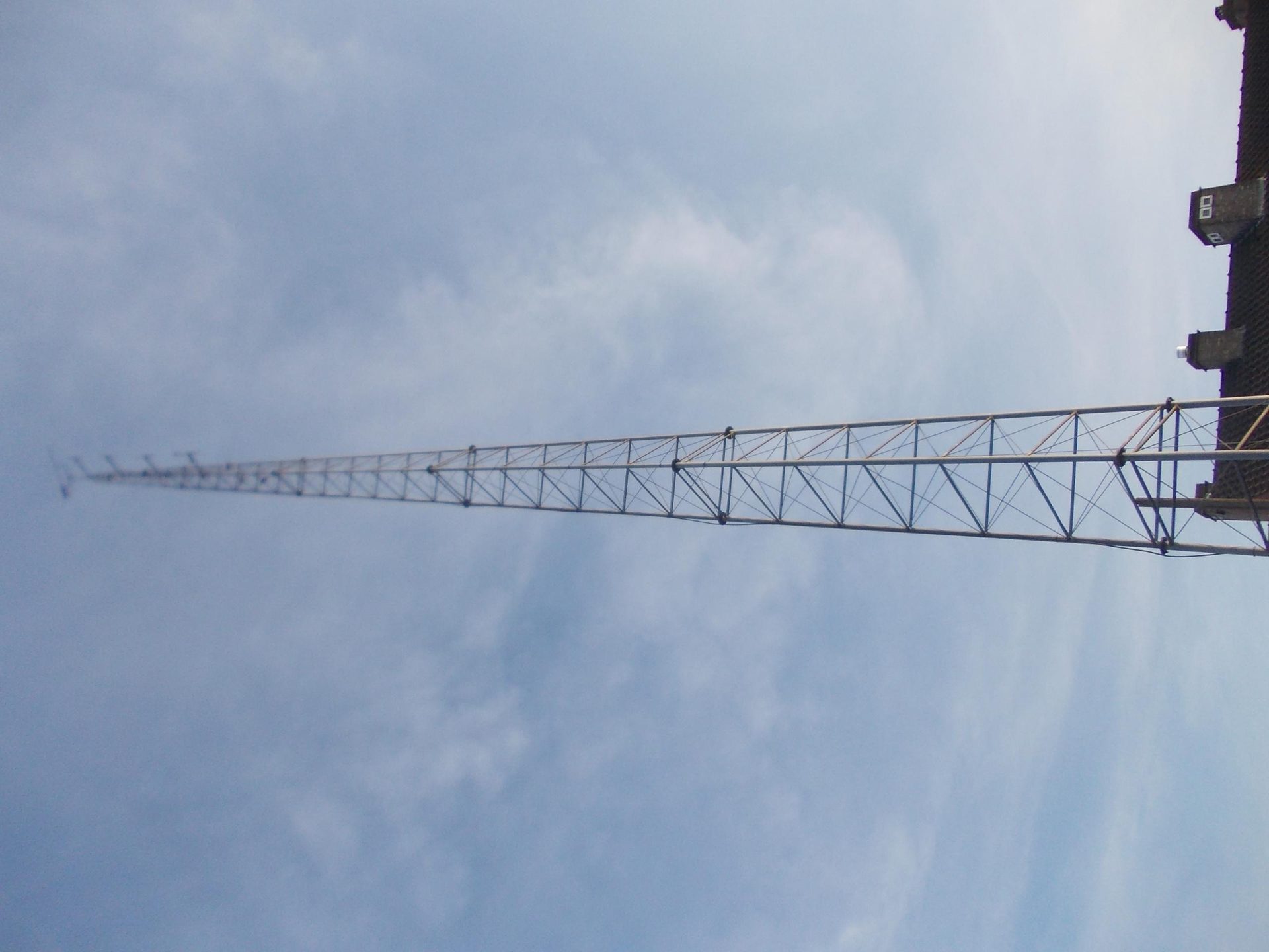 Zelfdragende antennemast 36 meter