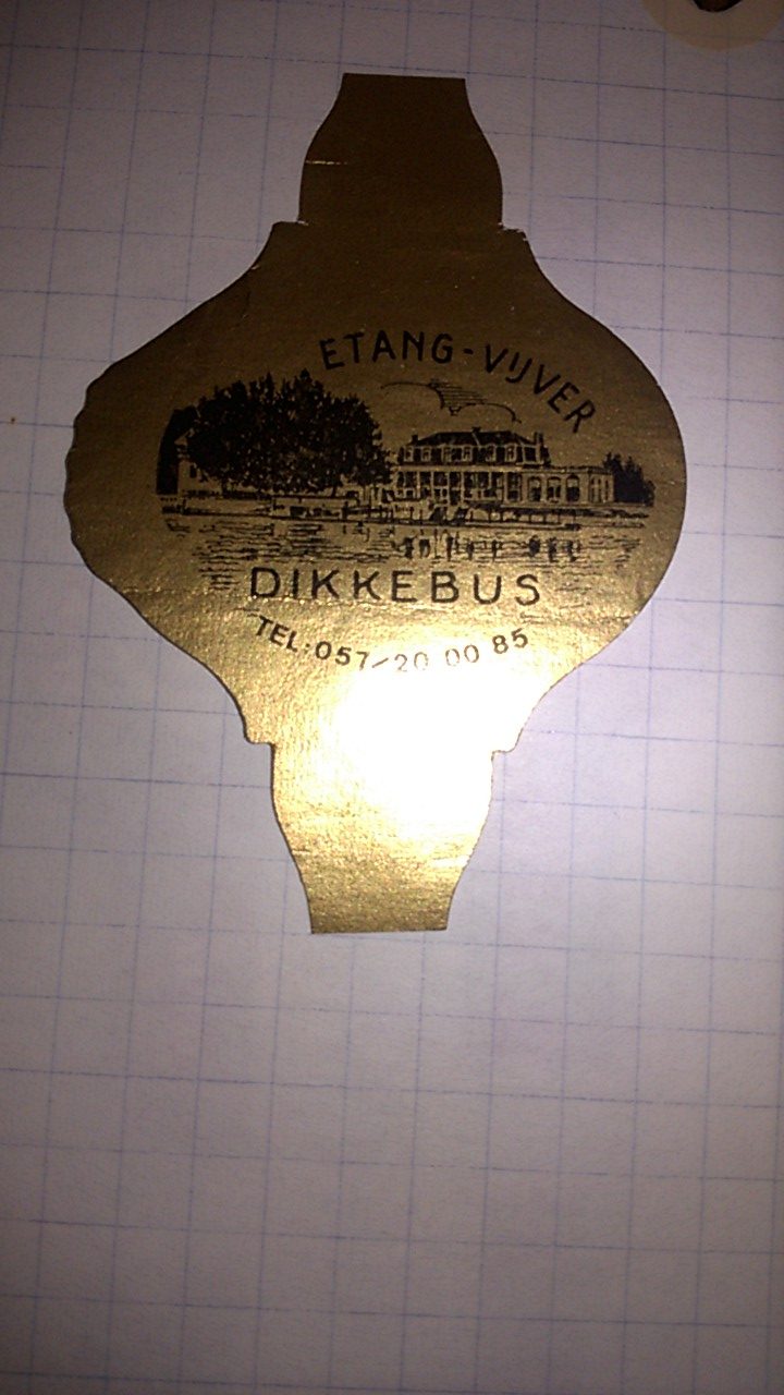 SIGARENBAND - met beeld van Dikkebus-vijver