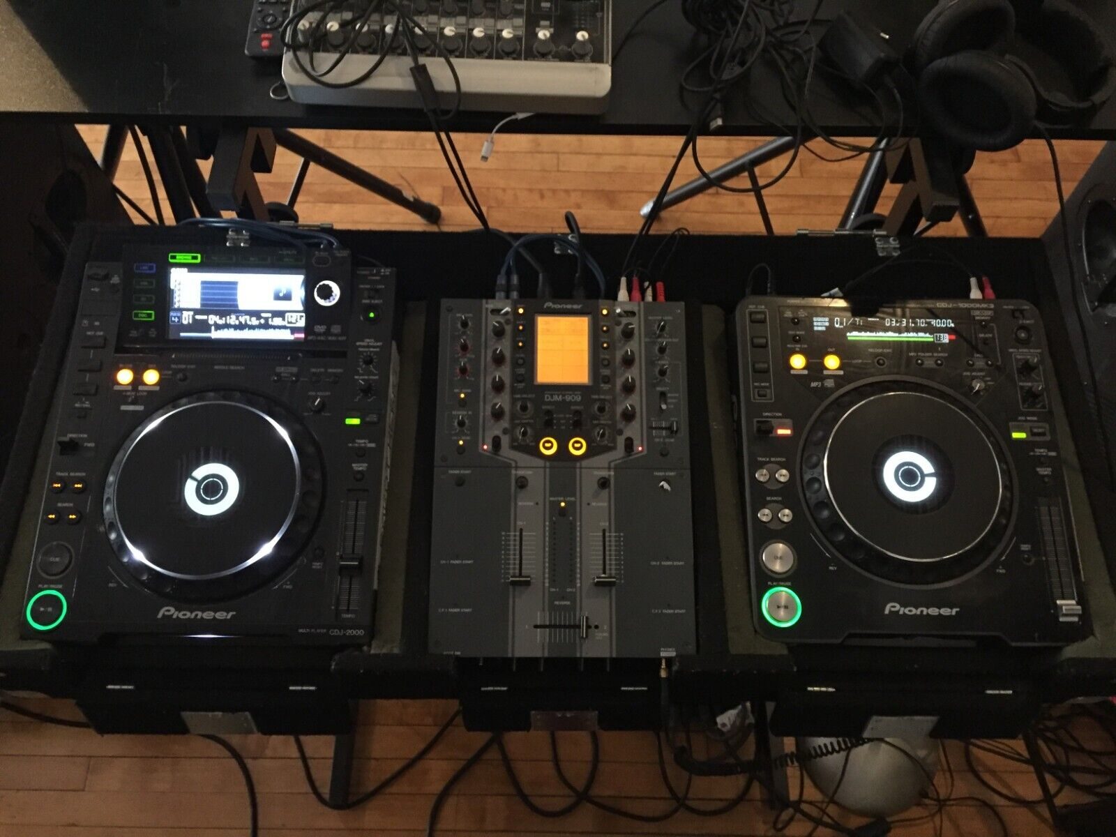 2x pioneer cdj mk2000,Yamaha PRS SX 900,DJM 900 Whatsapp No + 12562562170