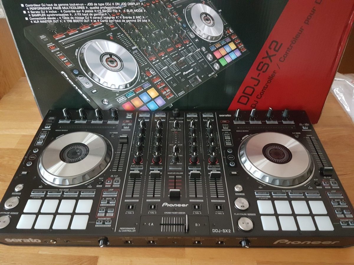 Verkoop Pioneer DDJ-SX2 600 Euro/Pioneer XDJ-RX 900 Euro