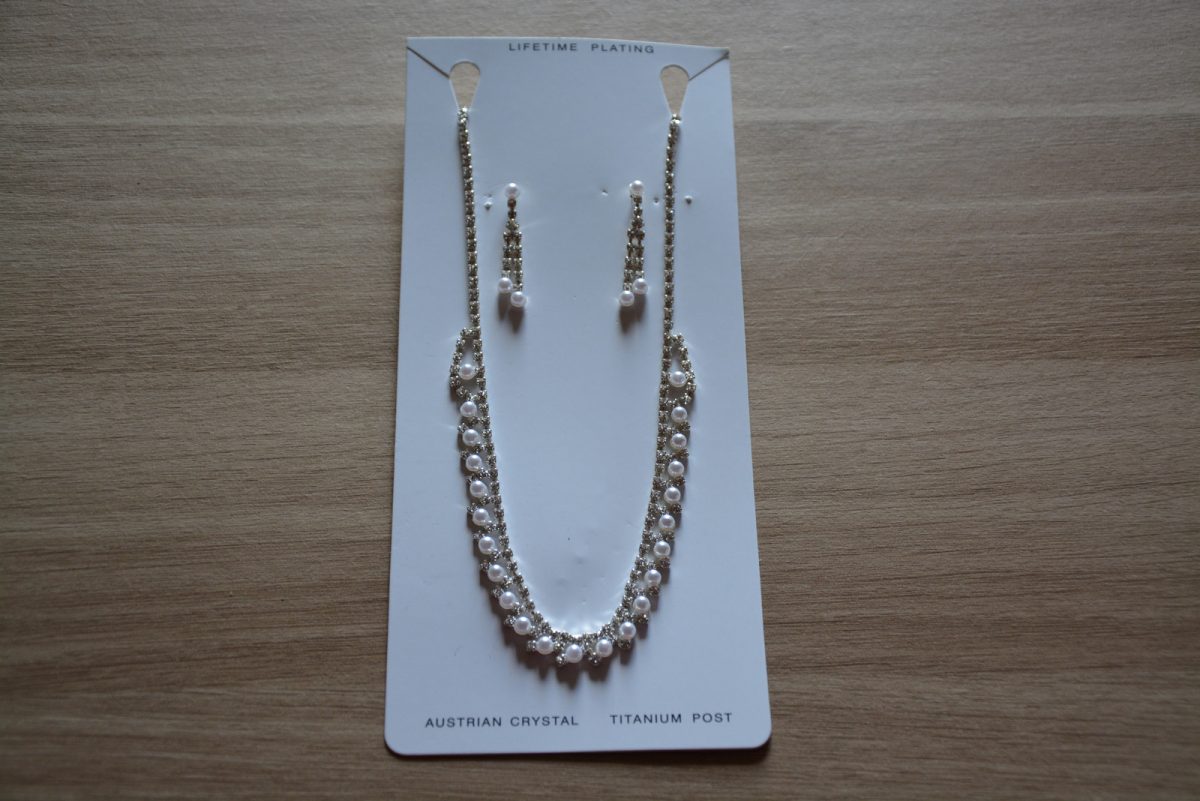 11. NIEUWE ketting met oorbellen, verzending inbegrepen