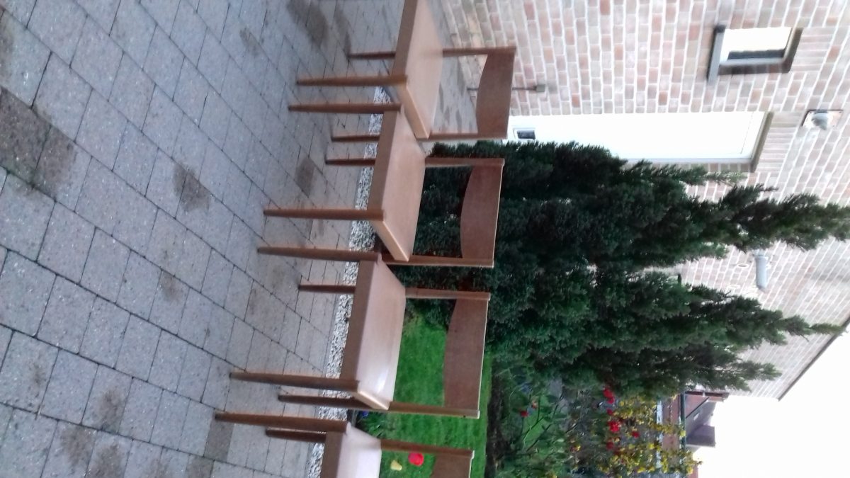 4 volhouten Deense stoelen