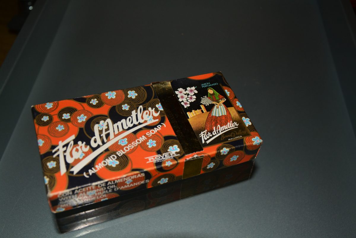391. oude geschenkset Flor d'Ametler originele verpakking, verzending inbegrepen