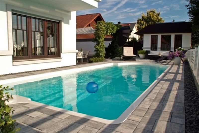 Zwembad monoblok Santoryna: 7.9 x 3.2 x 1.55 m