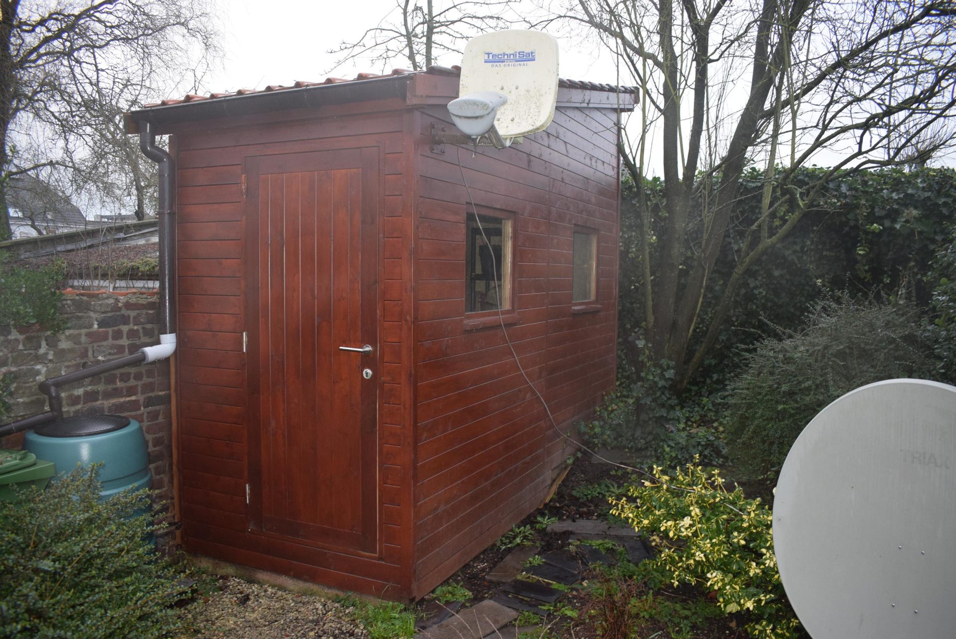 TUINHUIS in zeer goede staat, ZELF OPHALEN en HEROPBOUWEN