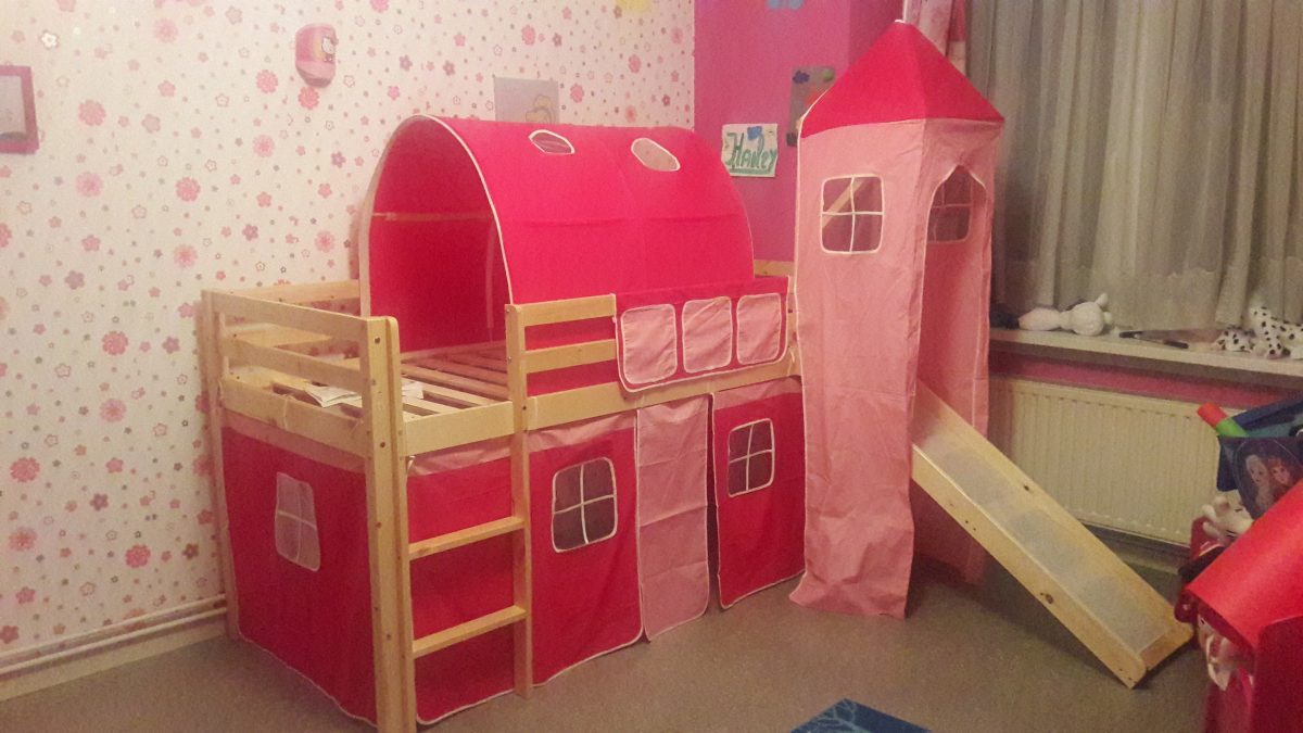 Kinderbed met glijbaan
