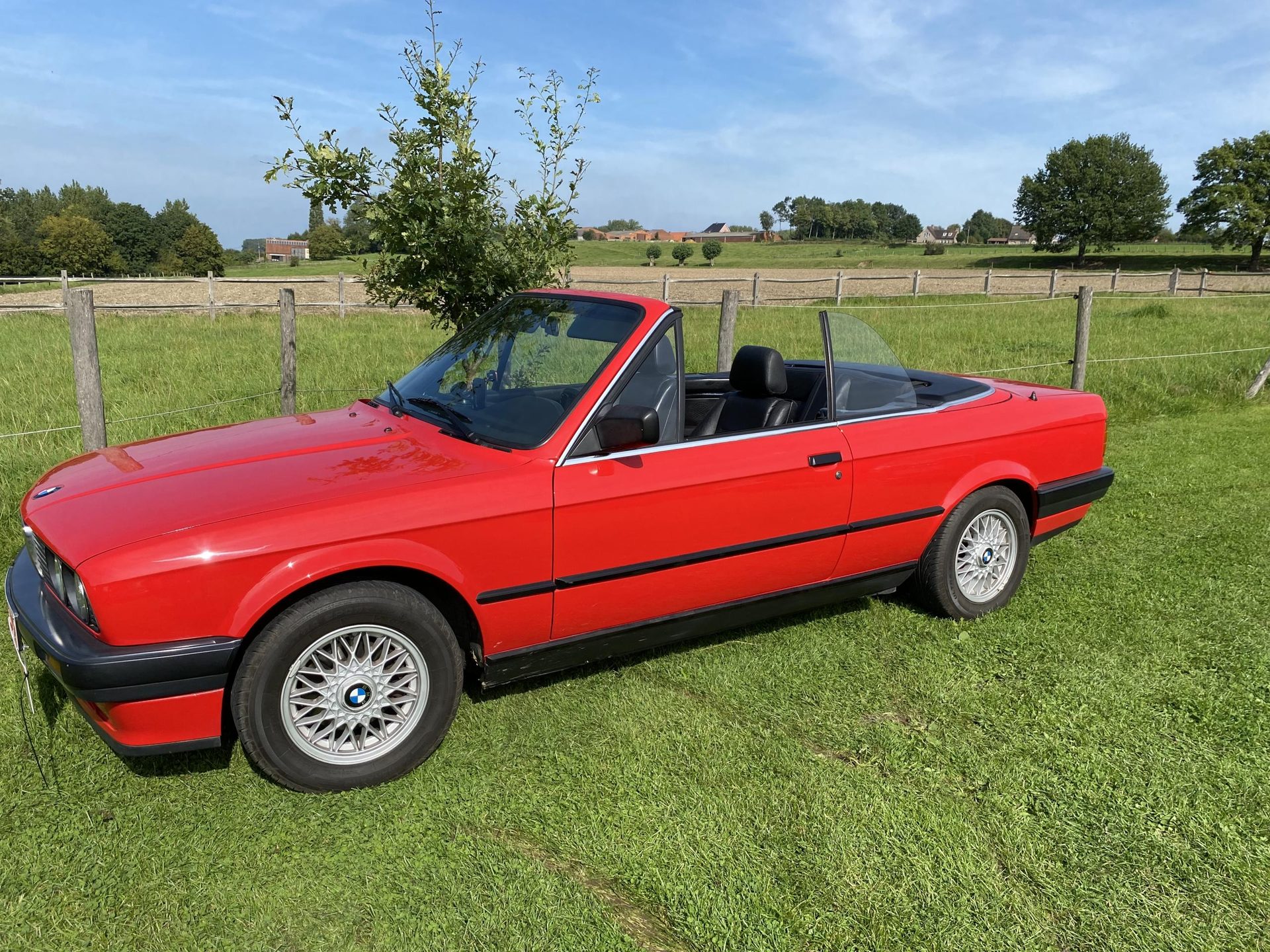 Prachtige oldtimer BMW 318i CABRIO in perfecte staat.