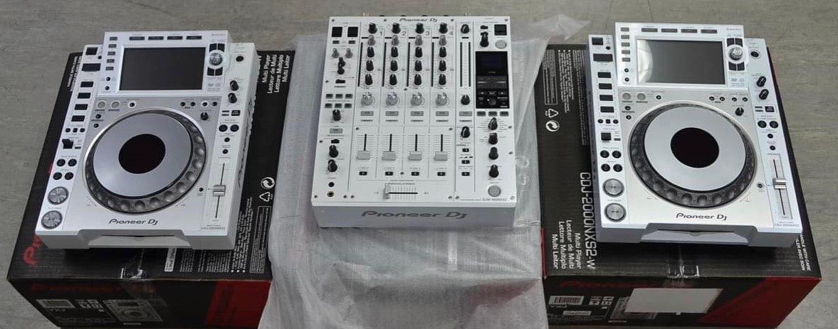 Koop Pioneer DJ 2x Pioneer Cdj-2000Nxs2W +1x Djm-900Nxs2W + Hdj-2000 Mk2 + Rmx-1000-W / 2x Pioneer cdj-tour1 +1xPioneer djm-tour1-dj-pakket