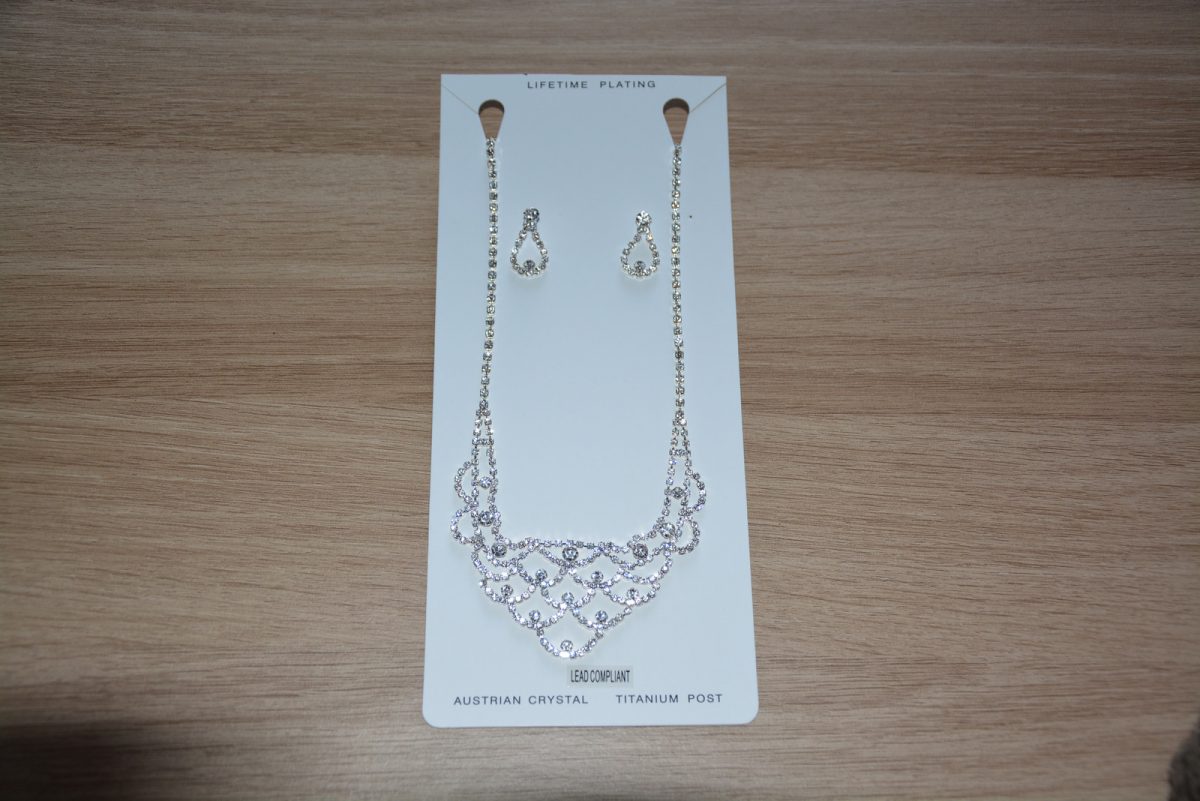 5. NIEUWE ketting met oorbellen, verzending inbegrepen