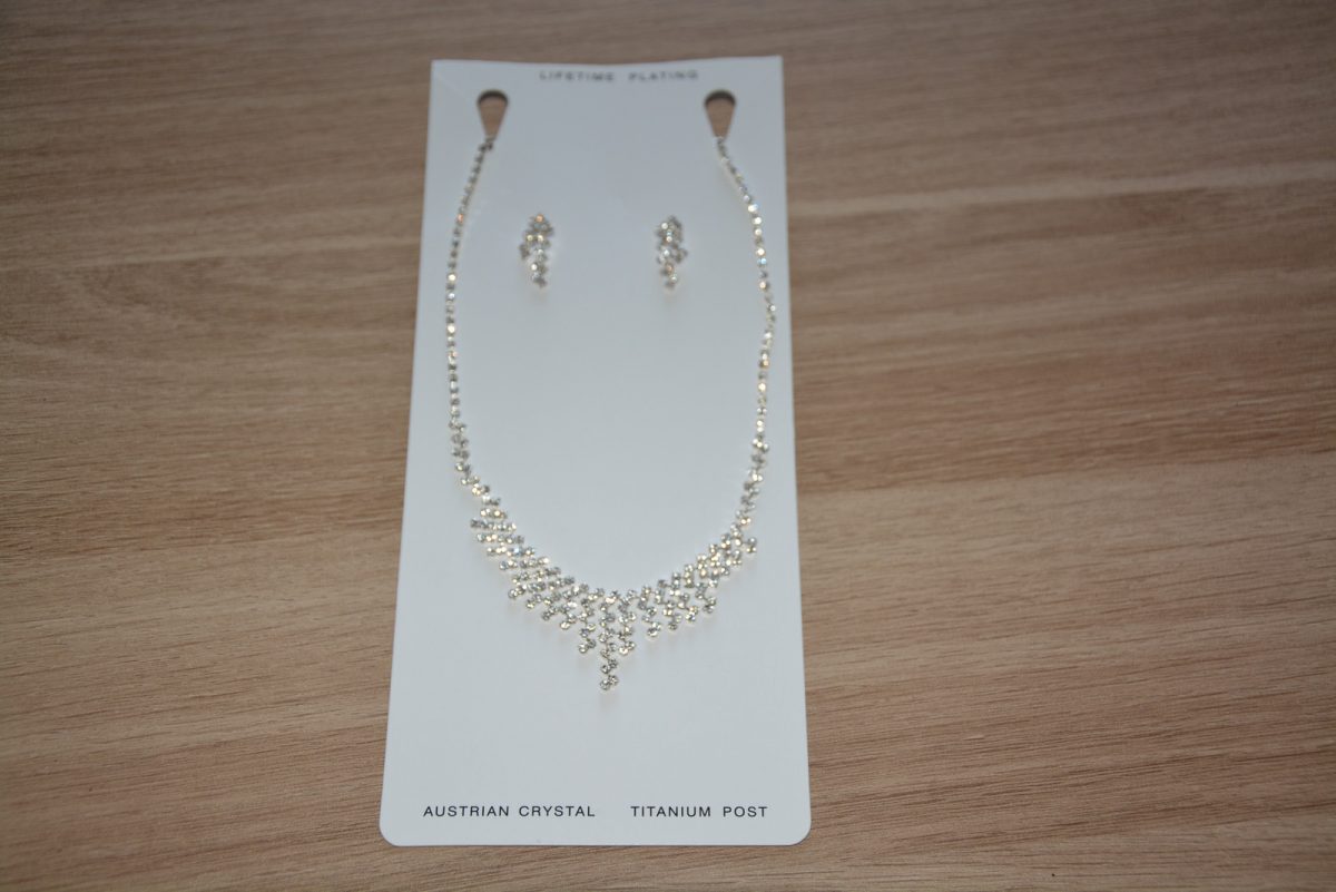 3. NIEUWE ketting met oorbellen, verzending inbegrepen