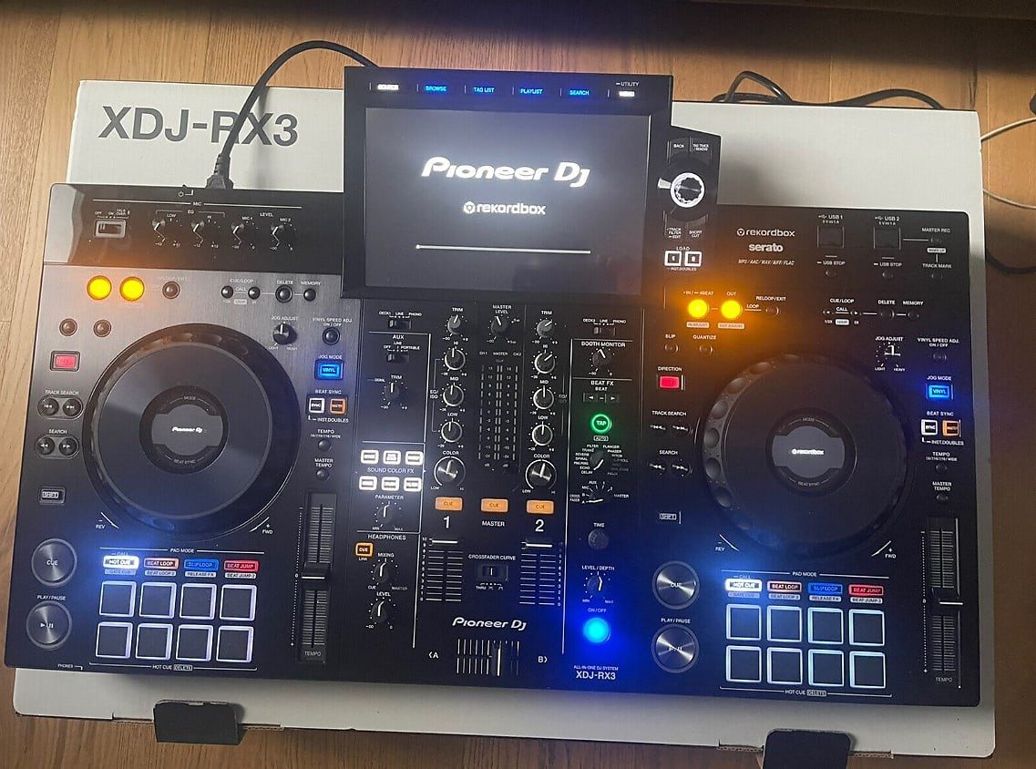 Verkopen Pioneer DJ XDJ-RX3 DJ-Systeem , Pioneer XDJ-XZ DJ-Systeem , Pioneer DJ OPUS-QUAD DJ-Systeem , Pioneer DJ DDJ-FLX10 DJ-Controller , AlphaTheta XDJ-AZ DJ-Systeem , AlphaTheta OMNIS-DUO DJ-Systeem