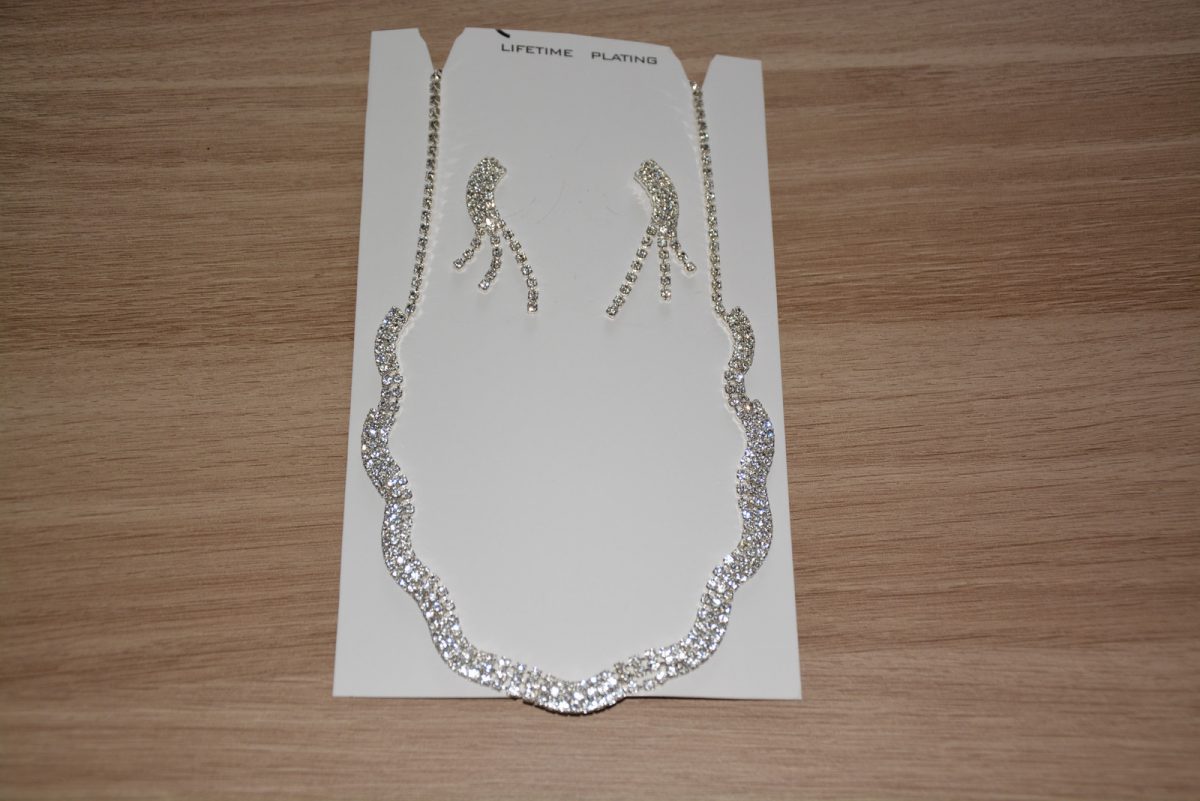 7. NIEUWE ketting met oorbellen, verzending inbegrepen