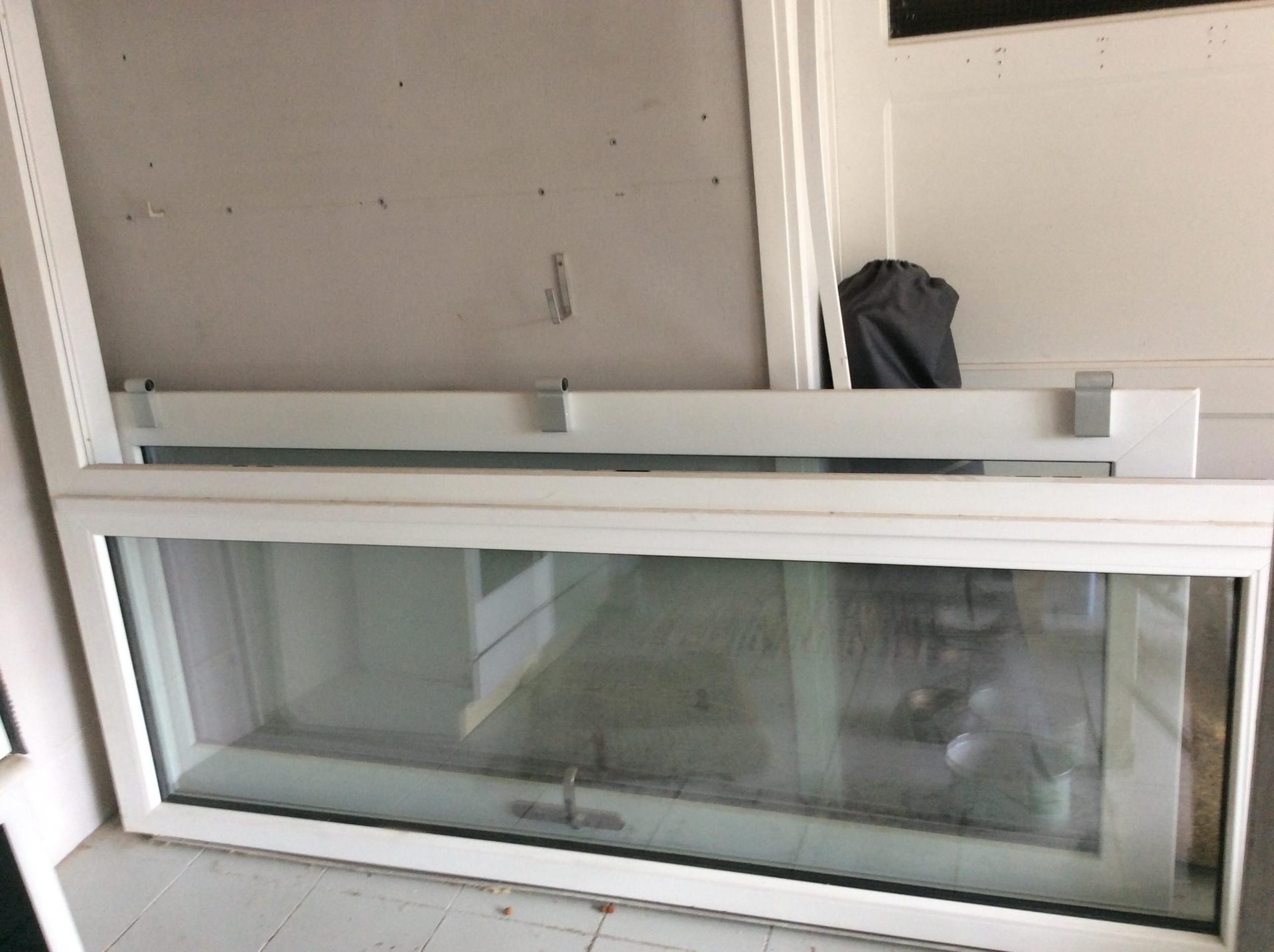 Buitendeur met vast stuk glas pvc