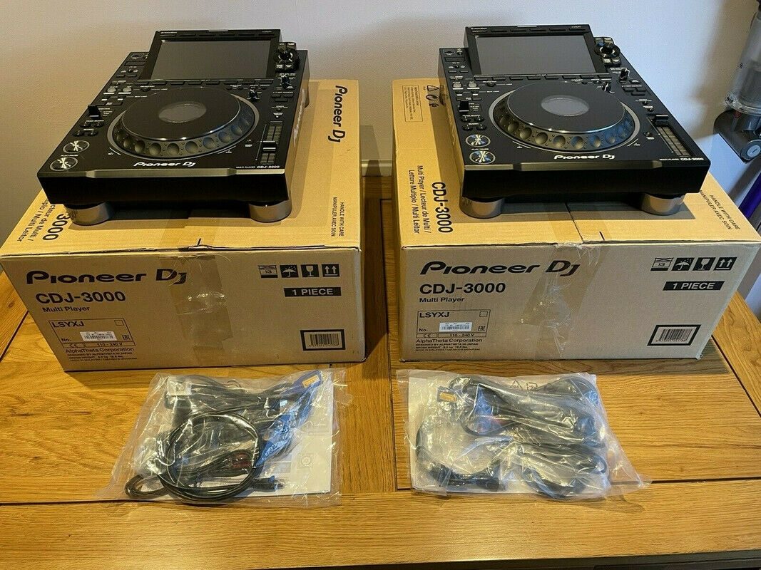 Pioneer CDJ-3000 Multi-Player , Pioneer DJM-A9 DJ-Mixer , Pioneer DJM-V10-LF DJ-Mixer , Pioneer DJM-S11 , Pioneer CDJ-2000NXS2 , Pioneer DJM-900NXS2 , Pioneer CDJ-Tour1 , Pioneer DJM-TOUR1