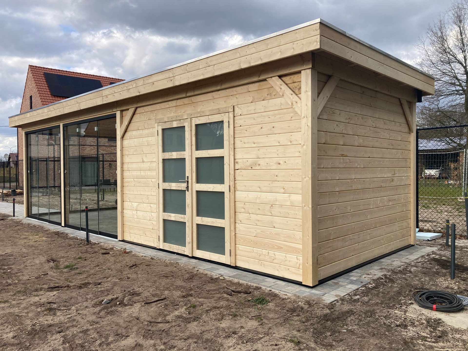 Maatwerk tuinhuisjes, blokhutten en houten bijgebouwen.