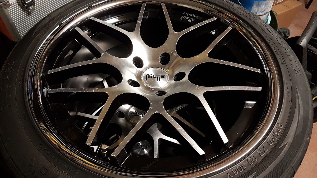 20" Niche  Mugello machined velgen met banden.
