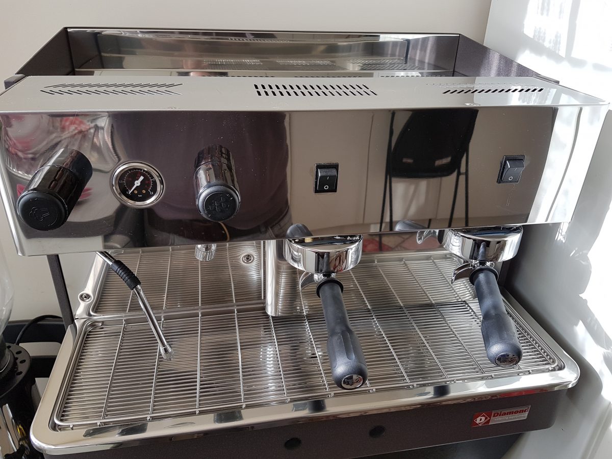 Koffiemachine 1 jaar oud Diamond 2 Groups met koffiemolen