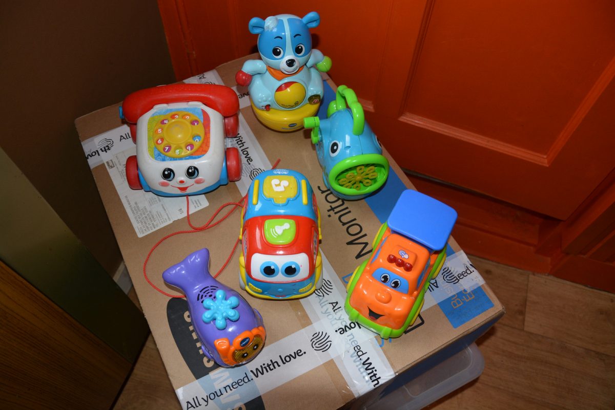 426. lot peuter babyspeeltjes , verzending inbegrepen