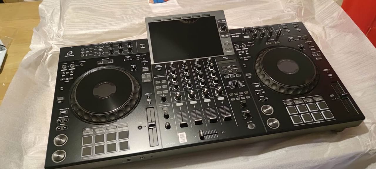 Te koop Nieuwe AlphaTheta XDJ-AZ, AlphaTheta DDJ-GRV6, AlphaTheta OMNIS-DUO, Denon DJ Prime 4+W, Pioneer DJ OPUS-QUAD, Pioneer XDJ XZ DJ-systeem, Pioneer XDJ-RX3, Pioneer DDJ RZX, Pioneer DDJ-REV7, Pioneer DDJ-FLX10
