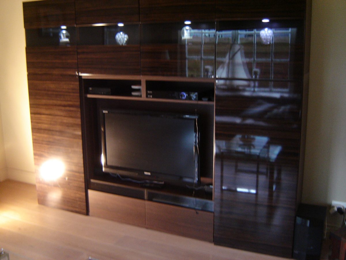 TV Meubel Besta