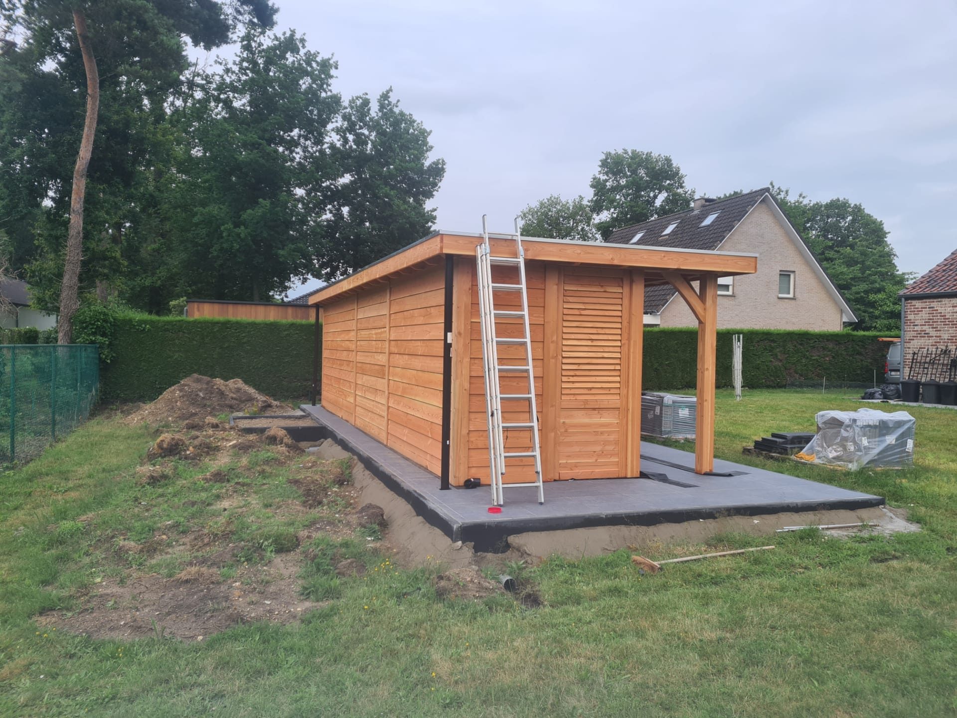 Modern douglas bijgebouw 900x310