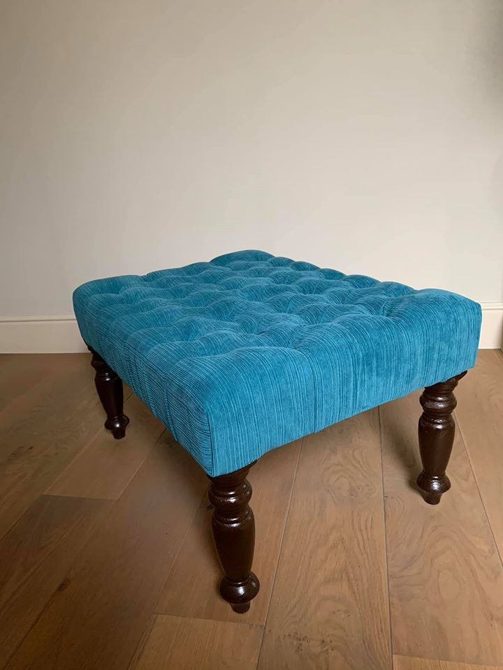 Footstool gecapitonneerd NIEUW Turquoise