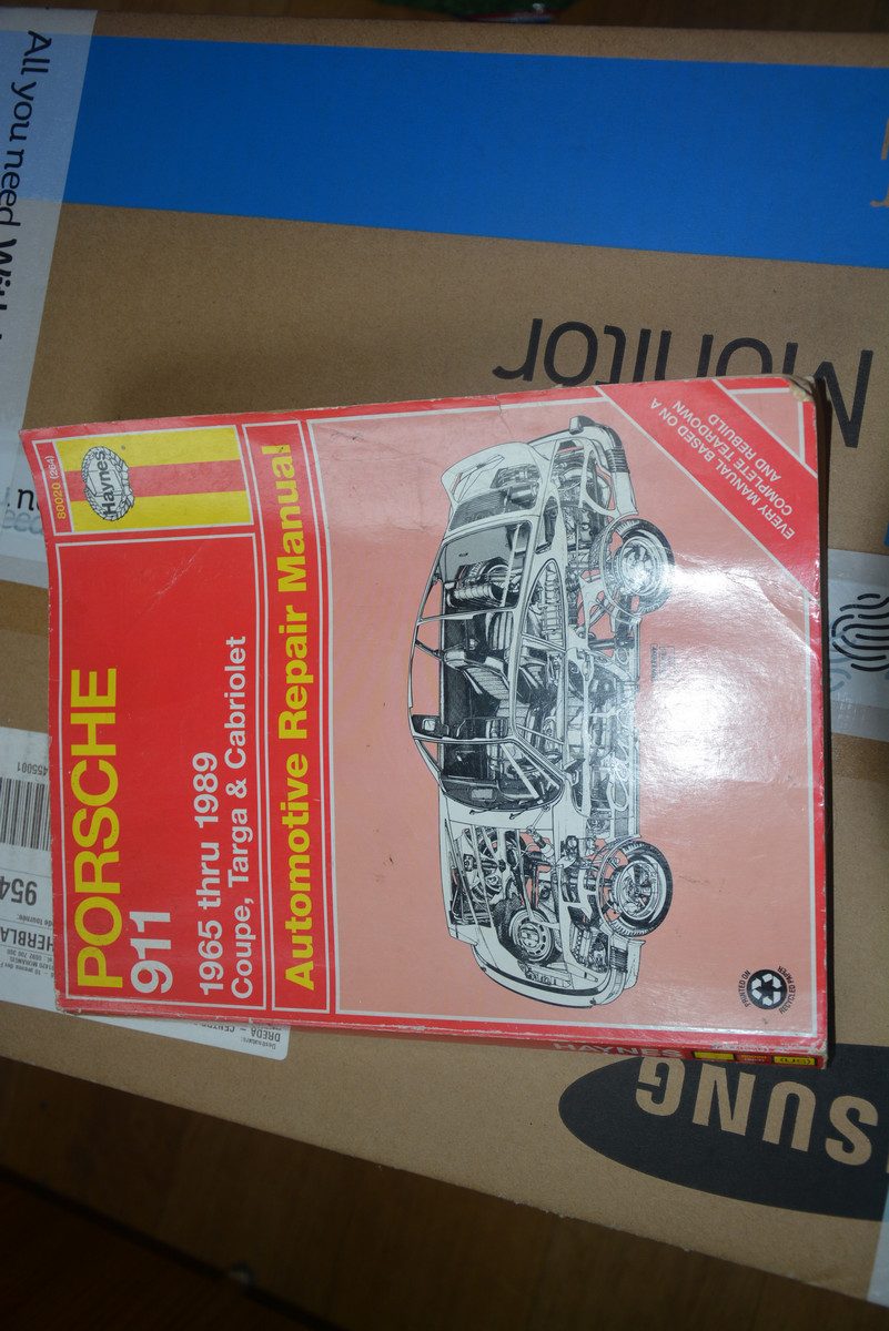 318. boek Porsche 911 handleiding - verzending inbegrepen