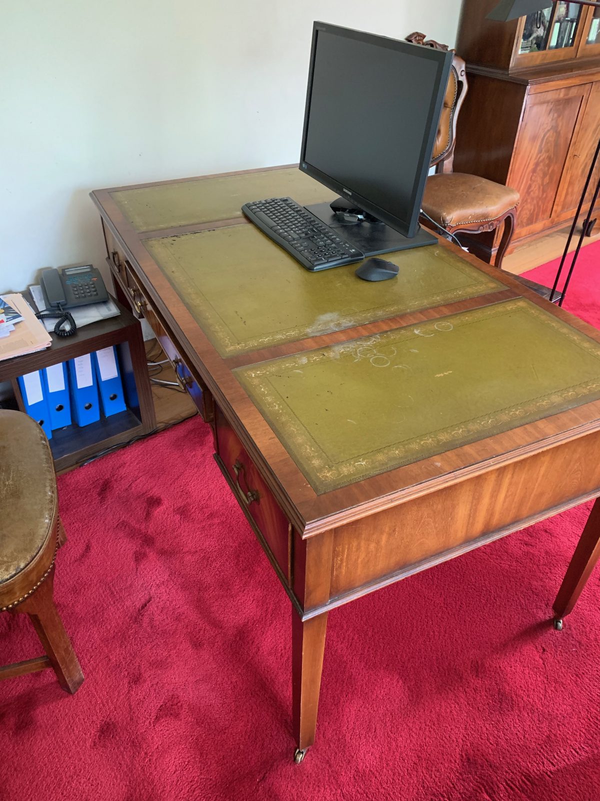 BUREAU MET STOEL