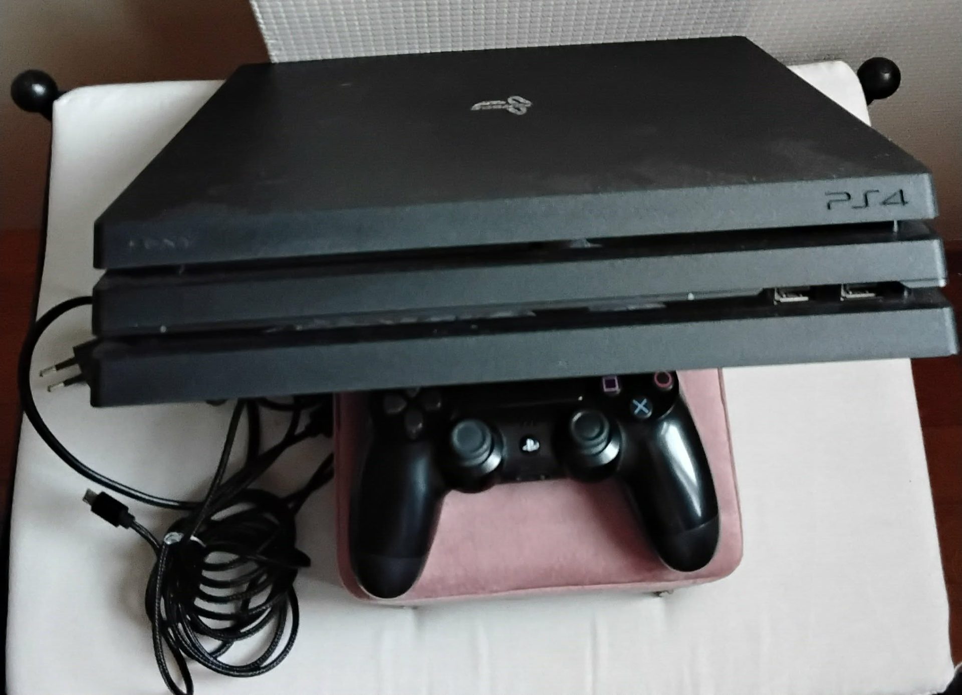 PlayStation 4 pro Console met Controller